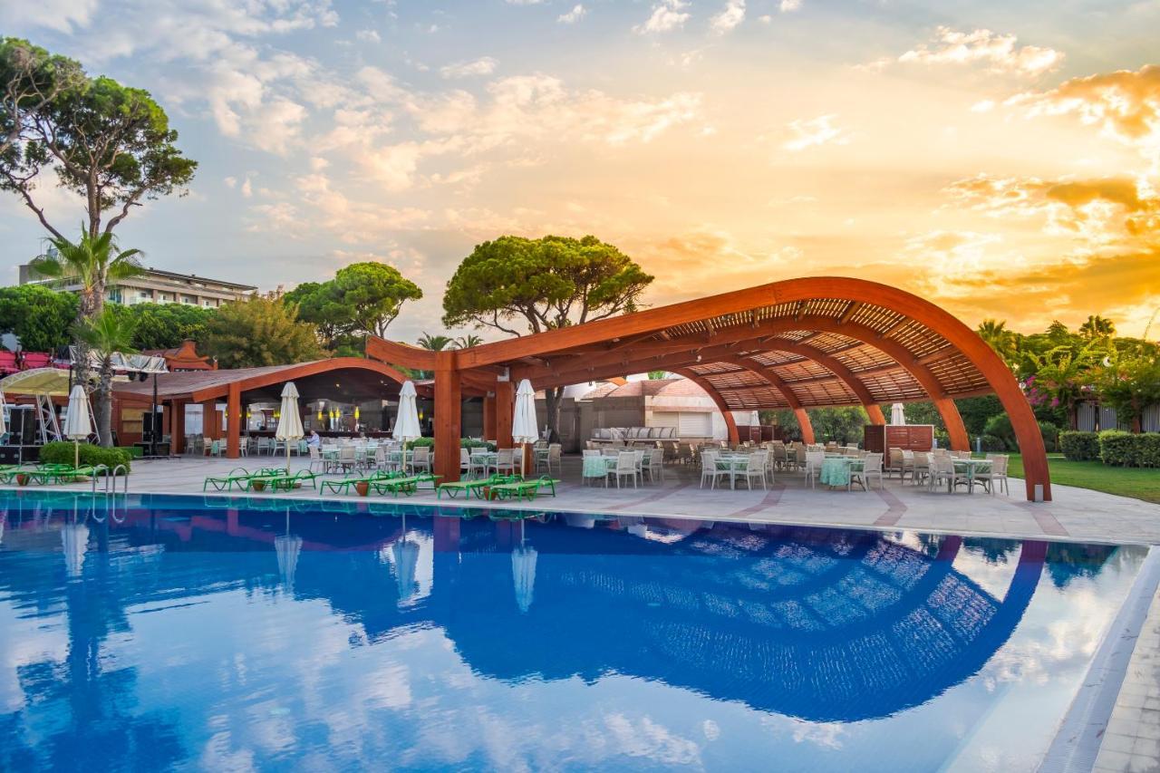 Cornelia De Luxe Resort Belek Exterior foto